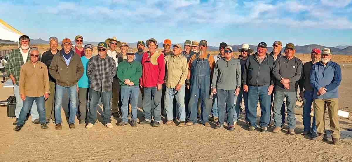 Left to right: Don Johnson, Rick Gray line officer, Blair Svihra, Chip Mate, Steve Farringer, Gale Boyle, David Heintz, Dave Gullo, Zack Taylor, Steve Baldwin, Dennis Armistead, Don Harvey, Steve Fogler, Ed Keller, Tim Galligan, Ray Hanson, Jeff Krumm, Jim Dodson, Skip Burks pit officer, Robert Wilkes, Brad Sullivan, Glenn Gipson, Jim Dorrell, Bob Anderson, Rick Reuter.